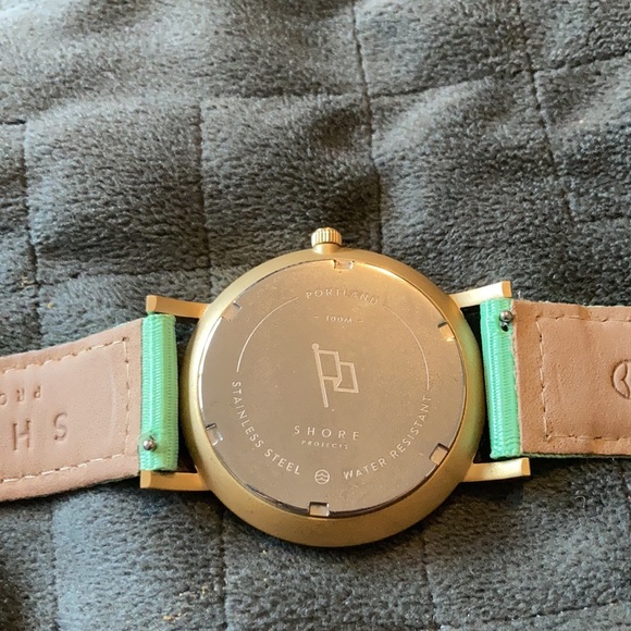 Shore projects watch, gold with mint band - Picture 3 of 3